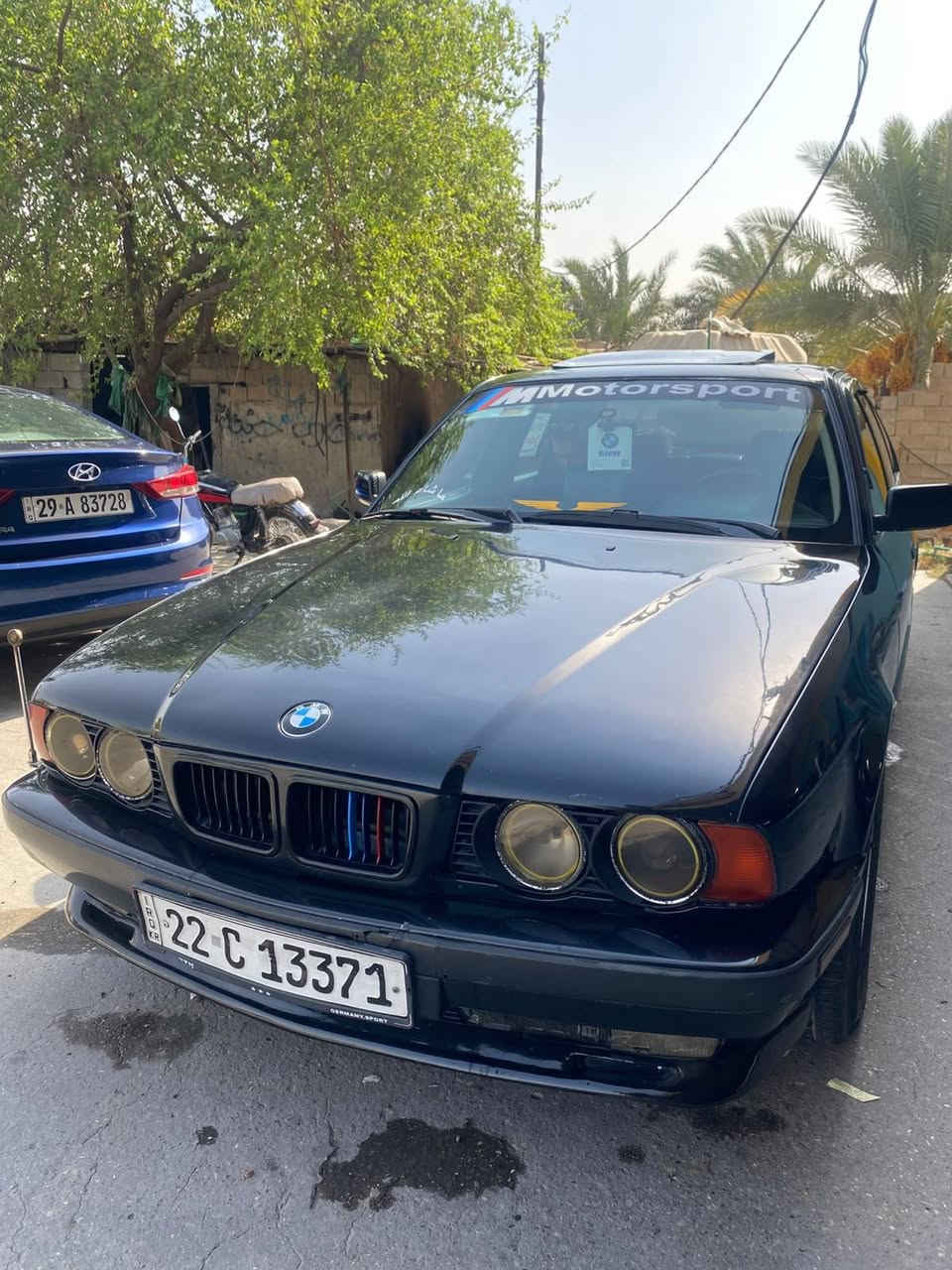 سلام عليكم
سيارة البيع 525
مديل 91 
مسكر عدل 
تبريد ثلج
مكان وسط صويره 
***********
سعر 55
بيه مجال
