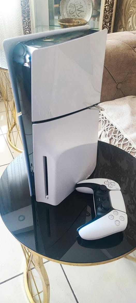 PS5 Slim 1T UK البريطاني
PS5 Slim 1T UK البريطاني 
ملحقاتة 
جوستك البلادية مالتة
قرص فيفا 25 
والكارتونة مالتة موجوده
مابي اي نقص كامل مكمل
وما مفتوح ولا داخل صيانة
وبي ضمان حق الفحص او الفتح 

سعرره 800 الف 

عنواني بسماية 
للاتصال ***********
