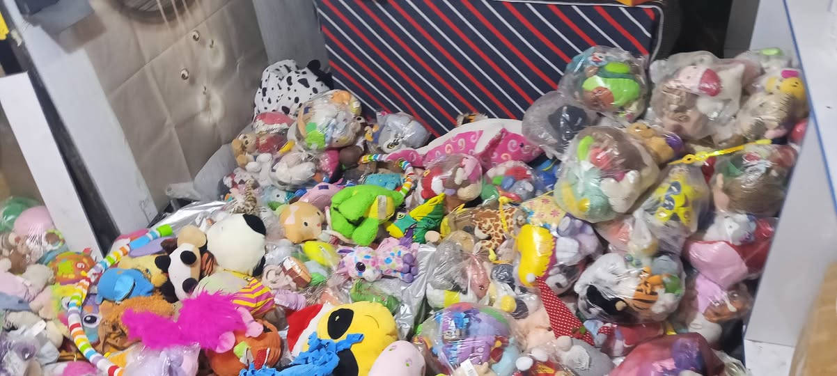 شوفلي هاي الدبب عدد كبير جدا لاصحاب المشاريع عرض يموت سعر القطعه 500دينار فقط لحك بسرعه كميه حلوه 
متوفر توصيل 
***********
