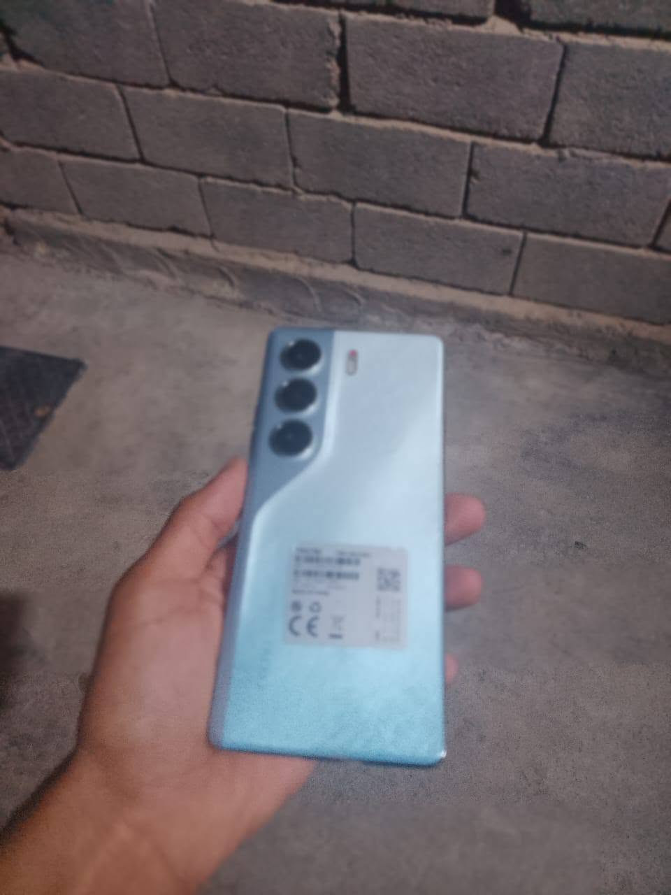 التفاصيل داخل الصور ،
السعر 240 وبي مجال قليل ، 
غراض كارتونه وشاحنه ، 
العنوان الامن الداخلي شارع السكلات ، 
***********

نص مكتوب في الصور:
- هاتفي HiOS 15.1.2 تم العثور على إصدار جديد التحديث التخزين ٦٠,٧١ غ.ب / ٢٥٦ غ.ب اسم الجهاز TECNO CAMON 40 الطراز TECNO CM5 وحدة المعالجة المركزية Helio G100 Ultimate RAM 8.00 GB+5.00 GB الكاميرا الخلفية 50M OIS+8M الكاميرا الأمامية 32M البطارية 5200mAh الشاشة 1080x2436