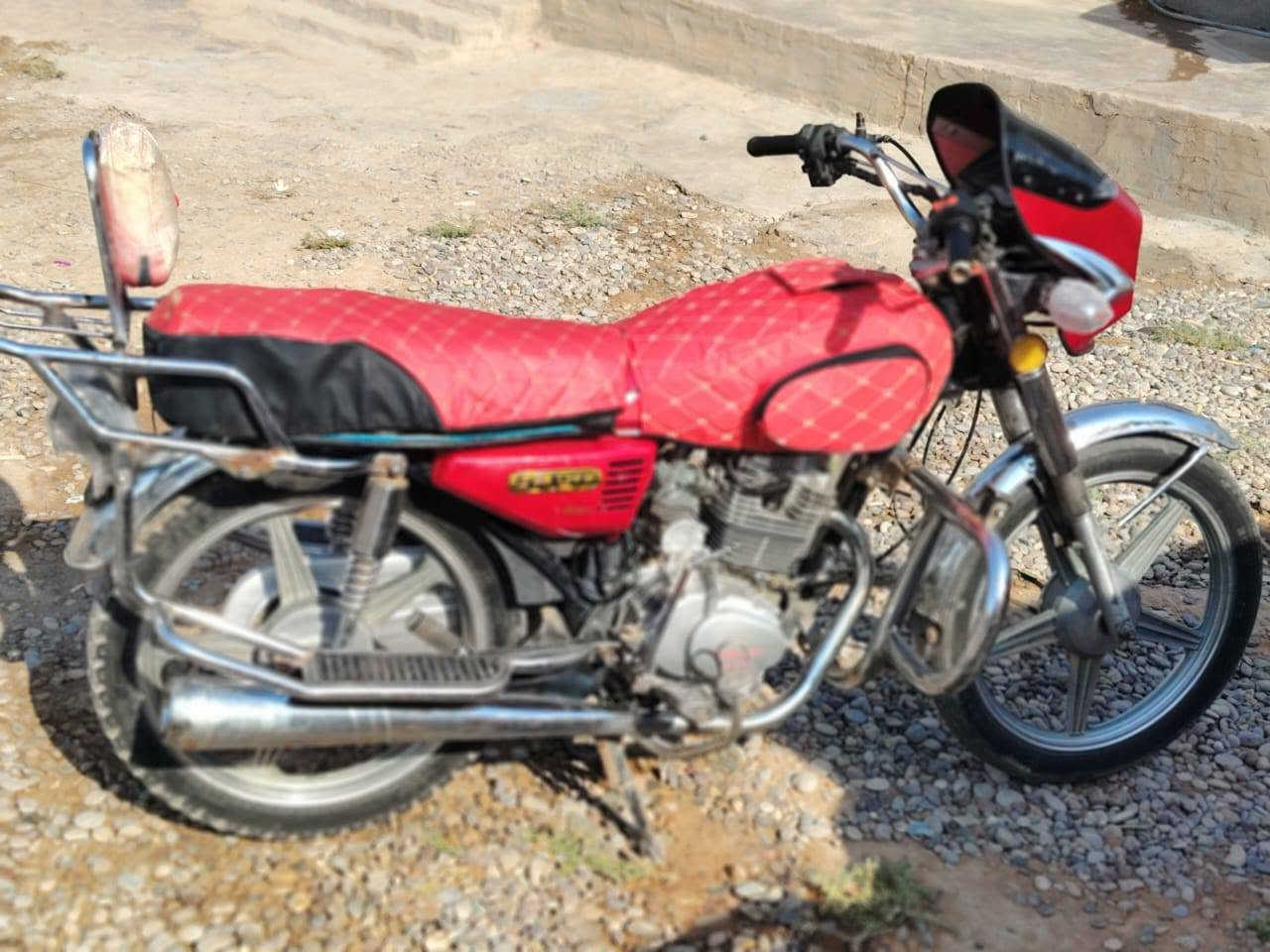 ماطور جني ابو الكله محرك مفتوح لاصرف ولا بخار موديل 19 منفيس بي
كهربائيات كلها شغاله بس تخلي باتري مال جنايه سعر 450وبي مجال 
***********
