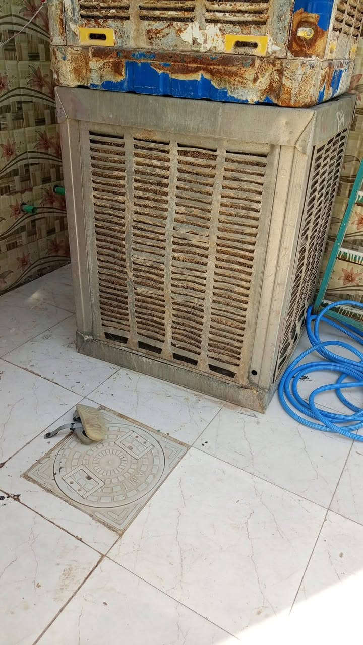 سلام عليكم مبرده قديم كله فافون مو حديد بعده بكريزه جديده سعره قفل 100 وثلاجه حجم وسط تبريد ثلج سعره 75 لستفسار ***********اتصل او واتساب
