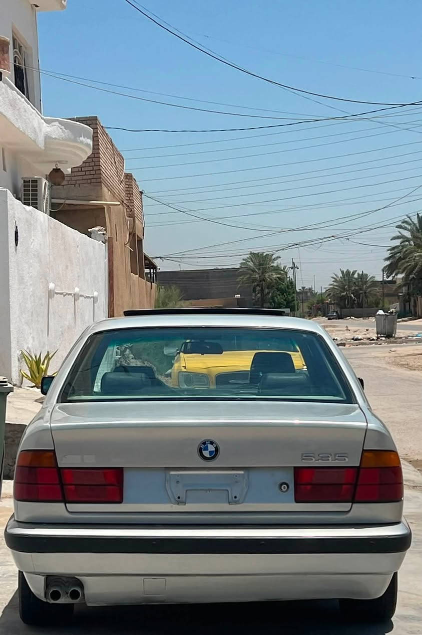 السلام عليكم  BMW
للبيع موديل 92حجم 35
سياره جاهزه كير صدر 
حداديه تبريد شغال 
داخل جلد جديد بلادي 
فتحه اسلايت 5 ويل خليه 
تخم تاير جديد بجم عريض 
رقم بغداد 
مكان السياره المسيب 
السعر 68 وبيها مجال 
***********
