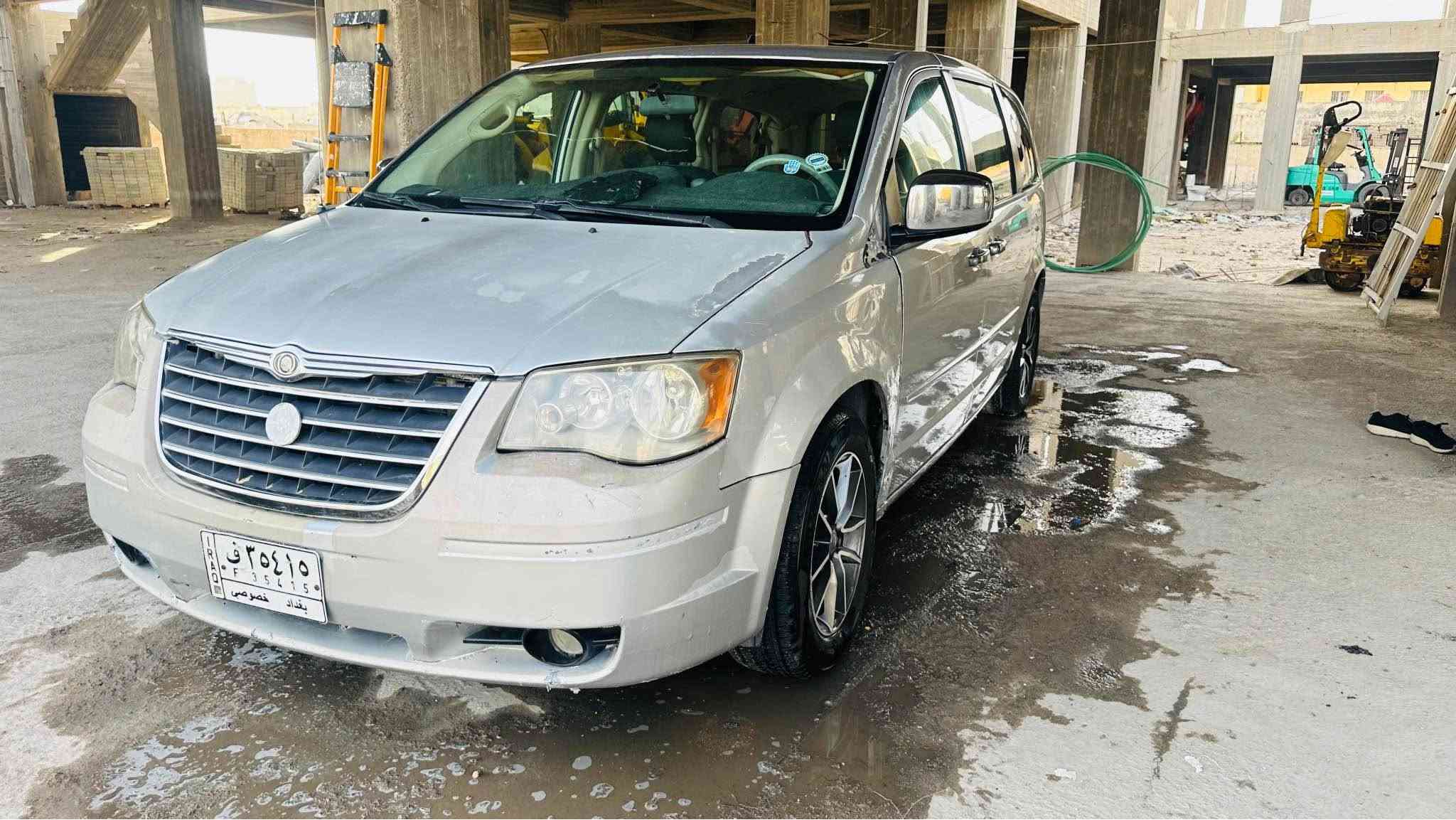سلام عليكم 
كلايسر كرفان 2008 رقم بغداد بسمي سياره مشروع وطني 
سيارة بانزين وغاز 
كير مكينة بحالة جيدة 
تبريد جديد 
تخم تاير 
حداديه 75‎%‎
كشنات دوشمة جديدة 
ارضيات جلد سفري 
7 راكب كشنات خلفية منفصلة

***********
السعر /90   مكان السيارة البصرة البصرة, العراق
