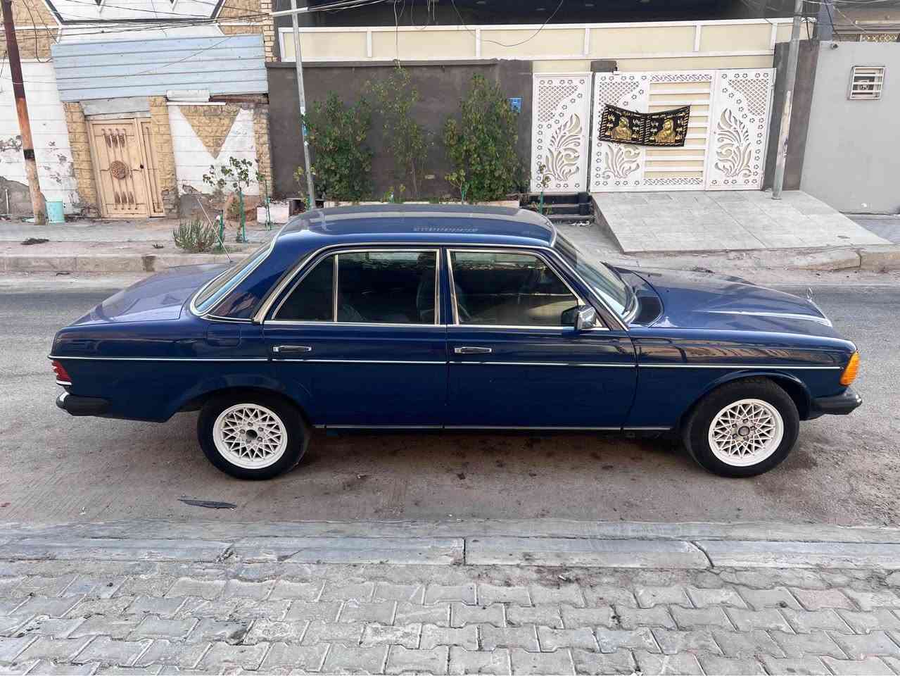 مارسدس مرور / ابو جحيل
موديل 1984 محوره بطة
سنوية جديده بأسمي هزه منتهية
السياره كلش نظيفه صبغ حزام
الشواصي نظيفه بدون خياس
التكم والقماره بلاد
تبريد شغال والكهربائيات كلها شغالة
العنوان كربلاء حي الحر
***********
السعر 70 بيها مجال بسيط كربلاء, العراق
