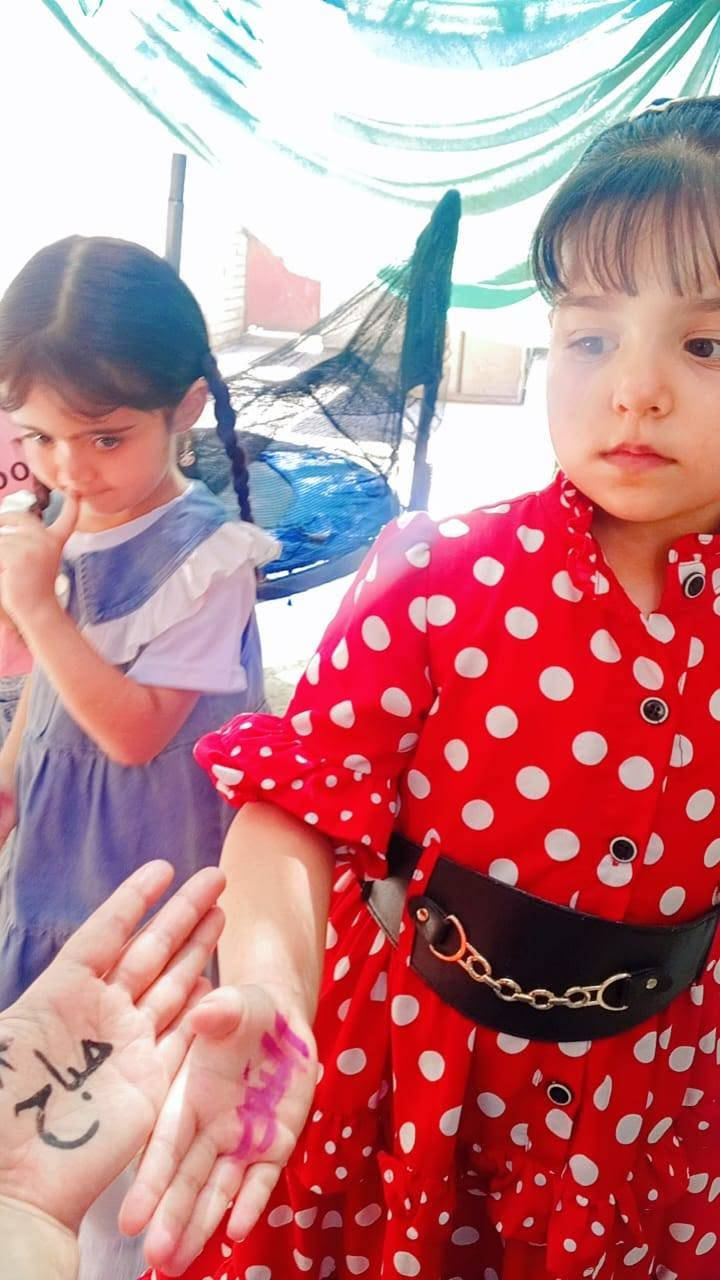 🌸 في روضةالبسملة الاهلية … نتعلّم النظام ونزرع المحبة! 🌸
نعرّف أطفالنا على قوانين الصف بطريقة بسيطة وممتعة لتكون بداية عامهم مليئة بالتعلّم والفرح. 💕
✨ والعدد ما زال محدوداً… وما زالت هناك مقاعد مناسبة لأطفالكم.
بانتظار صغاركم لينضموا إلينا 🌿💛
الموقع / النساف _قرب استوديو الاميرة
مديرة الروضة/ ***********
