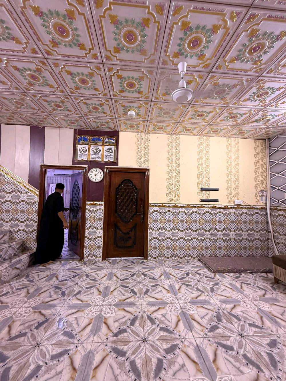 أسعد ألله أوقاتكم بكل خير 🤝

توفر دار سكن للبيع ✨
بناء شخصي شقل درجه أولى ميه بل ميه

مساحة 200 متر
على شارع 10 متر ثالث بيت على شارع أبوكوصره رئيسي
جميع الخدمات متوفره 
مدارس ماء كهرباء 

محتويات لبيت ⬇️
كراج + حديقه
دوانيه
صاله
غرف منام, 3
مطبخ + صحيات خارجي داخلي

نوع العقار طابو ملك صرف زراعي عراقي سند 25
العنوان ابي الخصيب شارع ابوكوصره قرب سايدين الخارجي 


سعر 85 وبي مجال
للتواصل ***********