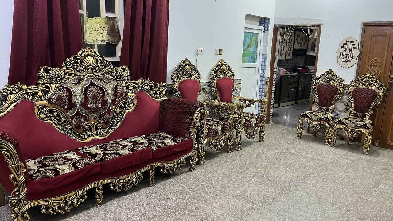 ⭕️ تخم قنفات ملكية مستعملة بحالة جيدة 
7قطع (٦ مقاعد وقنفة كبيره ام ٣ مقاعد ) 

السعر ٣٧٥ الف
العنوان / الناصرية / حي التضحية/ شارع العيادة 
رقم الهاتف / *********** ناصرية, ذي قار
