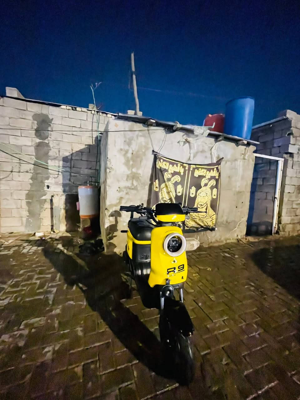 سلام عليكم دراجه شحن مديل ٢٠٢٦ بطريات ٣٢امبير ما صلي شهرين من شديتهن دراجه نشطه ونضيفه شوفت عينك تخم تايرات جدد قراصه موجوده بس بيه كارت وسويج اله دراجه سعره ٤٢٥وبيه مجال حك الجيه ونه بل خدمه الي يحب يتواصل ***********
