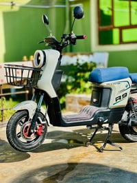 R9 • شحن • بطاريات