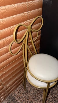 كراسي 2وطبله 100