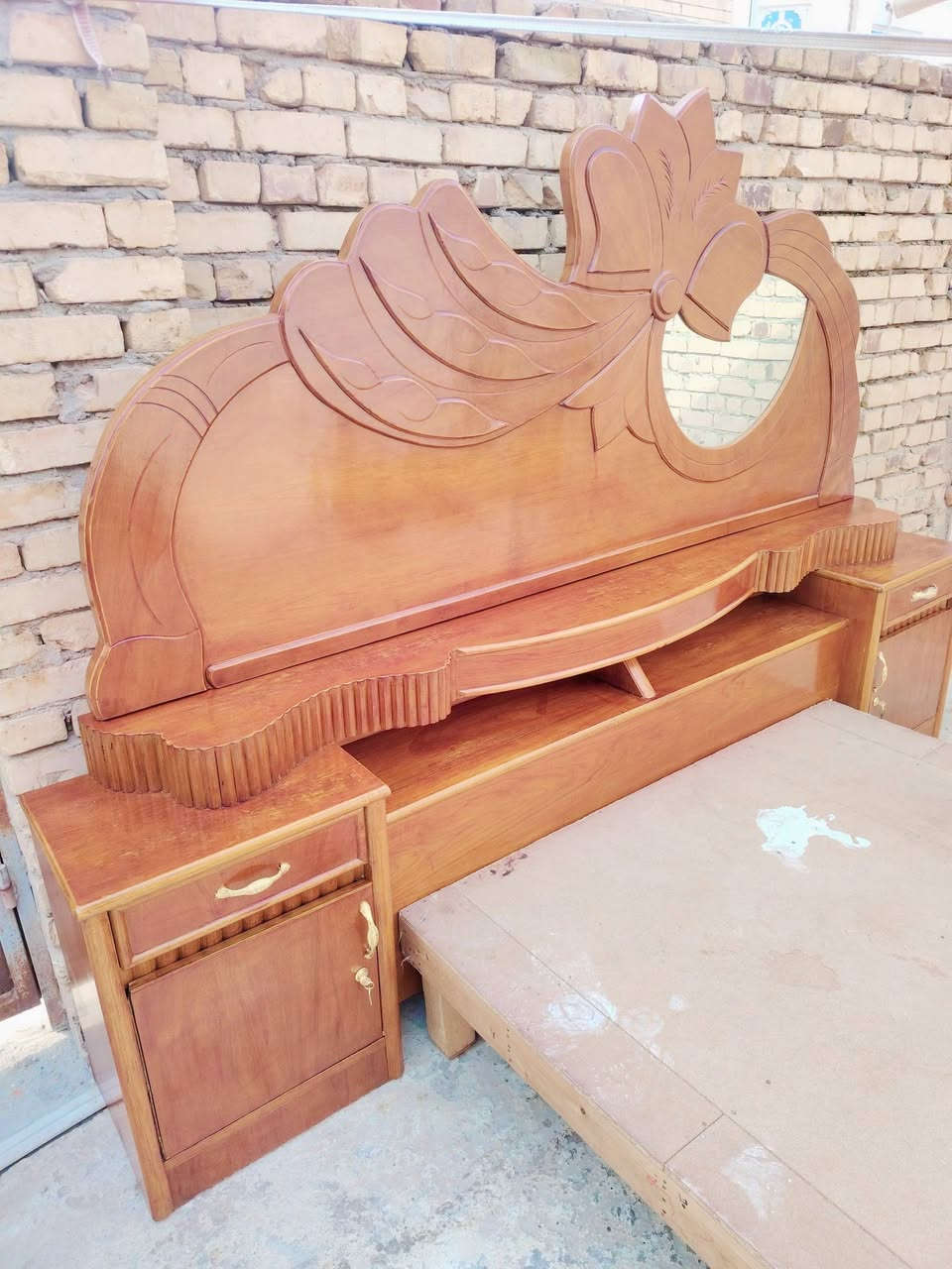 غرفة اخشاب • نظيف جدا • العمارة حي العسكري