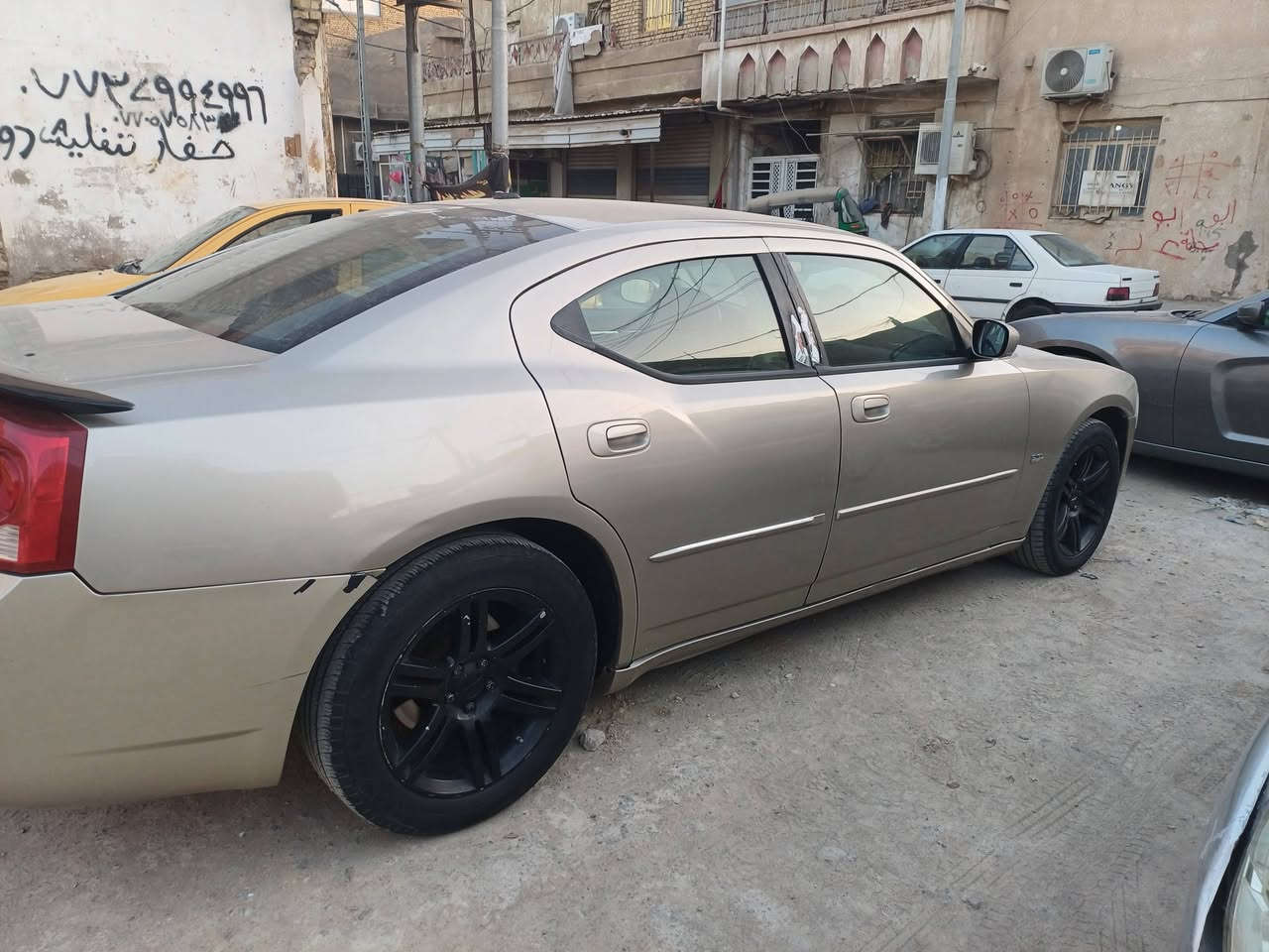 السلام عليكم سياره جارجر مديل 2010 بدون خسل وصرته سياره جديده بمعنى الكلمه كير مكينه وخم تاير بل كارتون التواصل ***********

نص مكتوب في الصور:
- ٥:١٥ ص