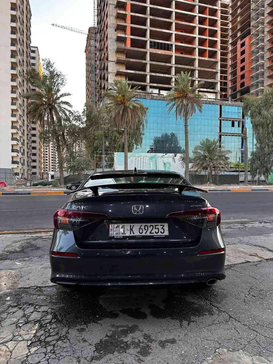 ألـسلام عـليكم 

هوندا سيڤيك موديل ٢٥ للبيع ( بيع فقط ) 
بانزين ٢٠٠٠ تنفس طبيعي 
ماشية ٤٠ 
حادثها موجود وسونارها بالمنشور كلشي مذكور 
السيارة خير مـن الله مابيها أي نقص 
سعرها (١٣٠) بيها مجال بسيط -تحويل ثاني يوم-
للتواصل فقط واتساب ***********
