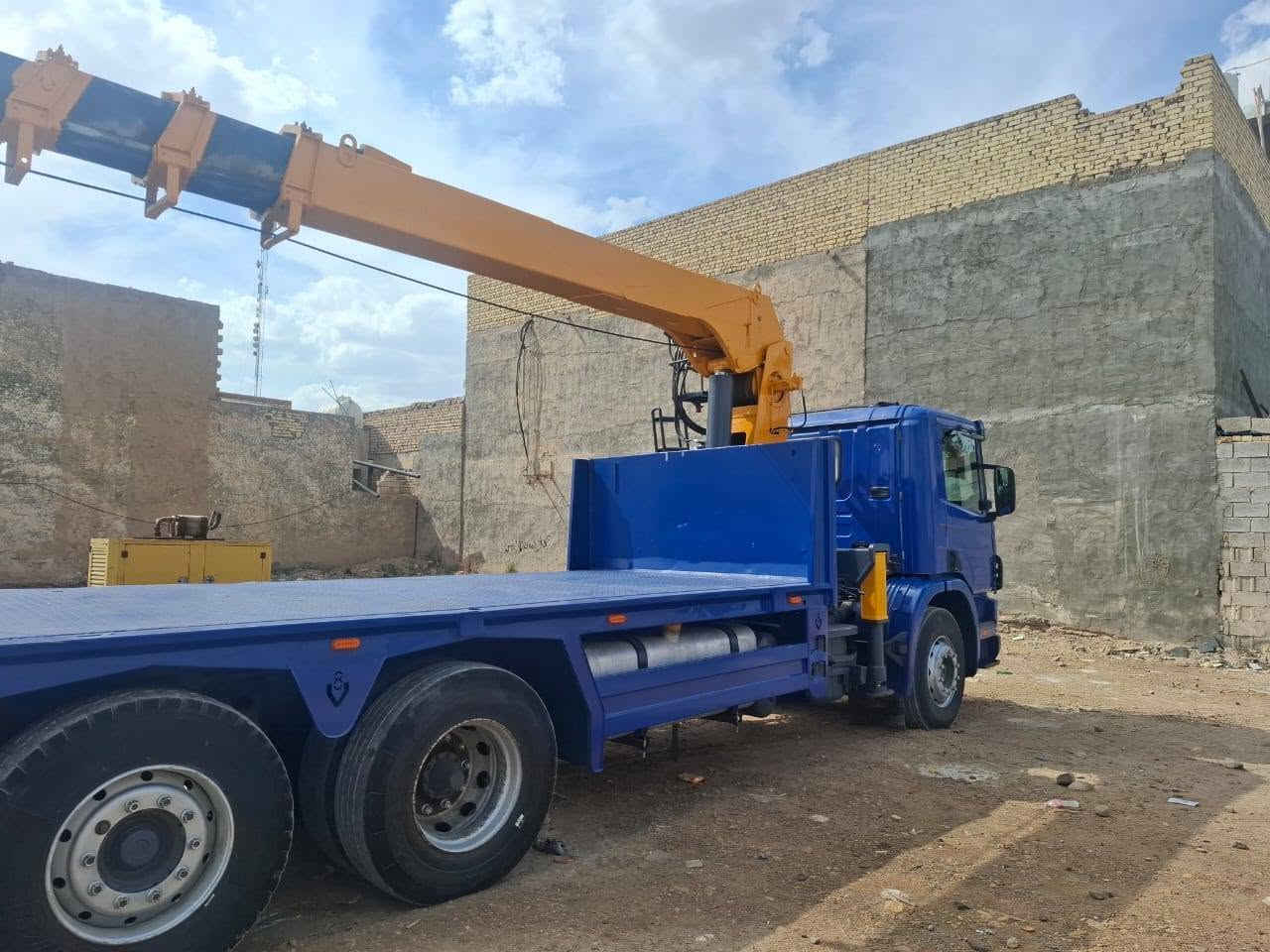 السلام عليكم سكانيا بلاد كرين باج بطن محرك بم ونوزل كرين 10 طن اكس ام جي 3 سلايت رقم بصره تحويل مباشر السعر 330$  للاستفسار  ***********
