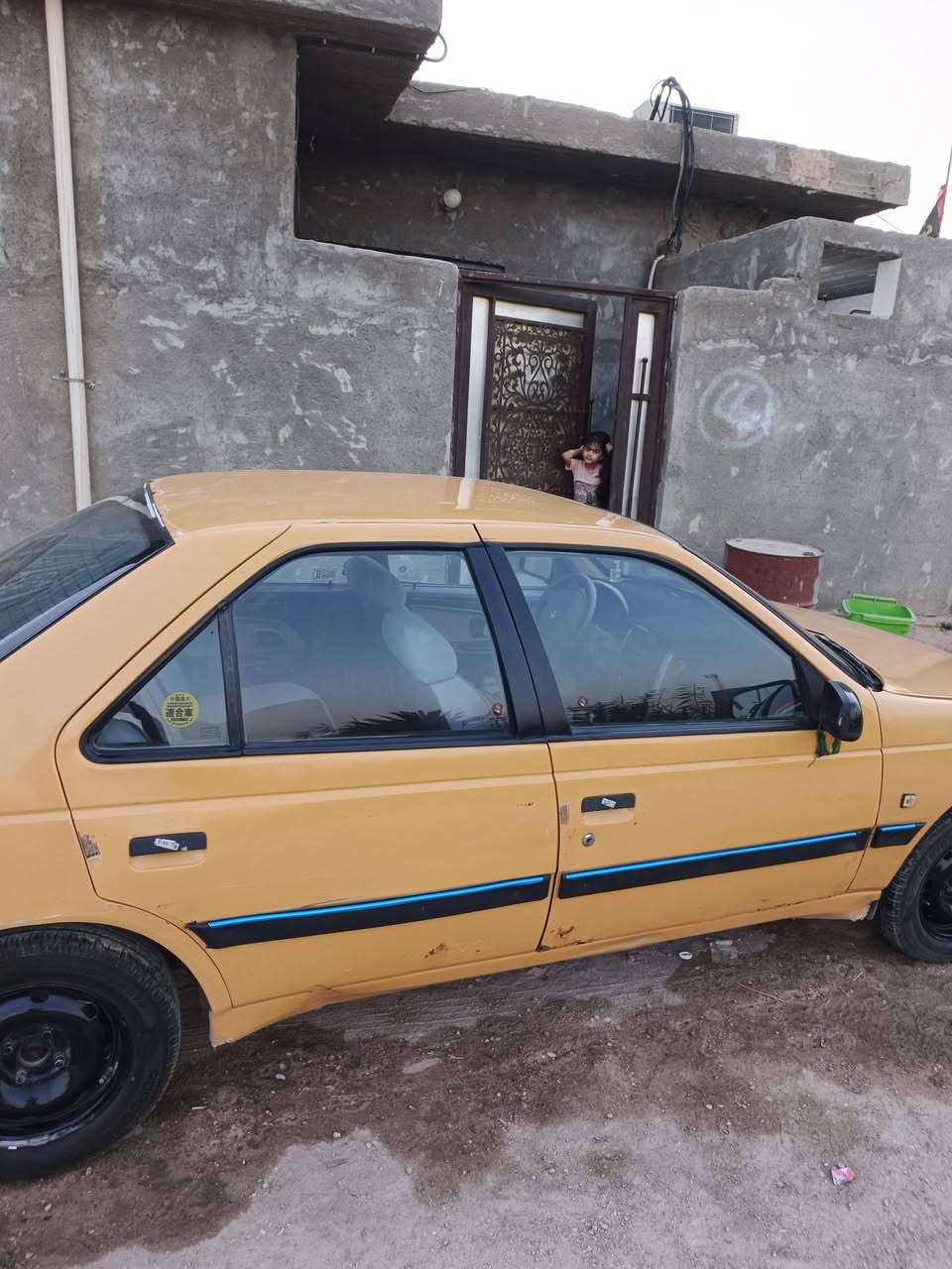 سياره بيجو اكد للبيع مديل ٢٠١٦سياره حداديه جديده وتخم تايرات جديده سياره سعره ٣٨ وبه مجال حك جيه***********
