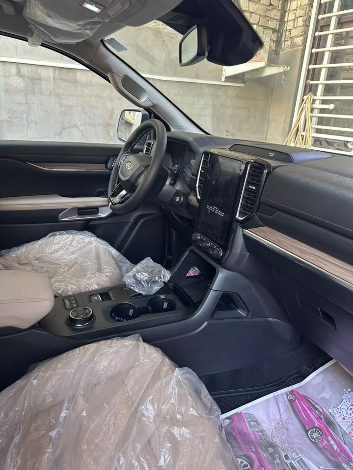 السلام عليكم 

Ford Everest 

2024 

كلين تايتل 

وكاله القاصد

ضمان شركه 5 سنوات 

محرك أربعة سلندر 2.3 توربو  

7 راكب 

السياره ماشيه 10 آلاف فقط  

مواصفات XLT

بصمه
المرايا الجانبيه كهربائية 
سنتر لوك بكل باب  
المريايه الوسطية ذاتية التعتيم 
حساسات أماميه و خلفيه
كامره خلفيه متحركه 
تبريد 3 قطع الخلفيه سقفيه 
مناخين تبريد 
كشنات اماميه كهرباء بالكامل 
التحكم على المنحدرات 
حساس مطر 
6 وضعيات قياده 
دفع رباعي 4x4
شاحن لاسلكي
شاشة تدعم ابلي كار بلي و أندرويد اوتو وايرلس
 هاندبريك  كهربائي 
كير كهربائي 
المصابيح الاماميه و الخلفيه LED
كشافات ضباب امامي و خلفي LED
مثبت سرعة 
مثبت Limit
6 ايرباك air bags 
8 أسماعات 
LED نهاري 
تحكمات ستيرن جهتين 
اوتو ستارت 
أناره ترحيبيه
شاشه مساعده في الطرقات الوعره
تخشيب

رقمها   بغداد
 
45 مليون عراقي  

***********

واتس أب موجود فقط
