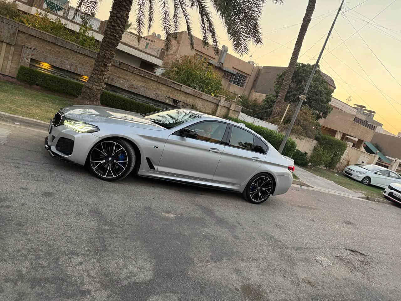 بي إم دبليو 530i موديل 2021 فئه لكجري محدثه m بكج تحديث اصلي و ويل m اصلي 
ماشية 68ألف ميل وبيها قطعتين صبغ جاملغ وبنيد بدون ايرباك 
بدون دواخل والداخل قيسي 
محرك 4 سلندر ما مفتوح والمحرك والكهربائيات بشرط
داتاشو وسكان كهربائي وسكان حار
كوشنات حار وأوتو ستارت وأوتو ستوب
شاشة كبيرة سماعات هارمان والداخل الوان متغير وصندوق كهربائي
فتحة سقف لايتات LED وحساسات كاملة
رادار أمامي وجانبي ورادار 360 وتحديد سرعة
نظافة 100% بدون نقص مكان السياره بغداد زيونه السعر 28700 
***********
