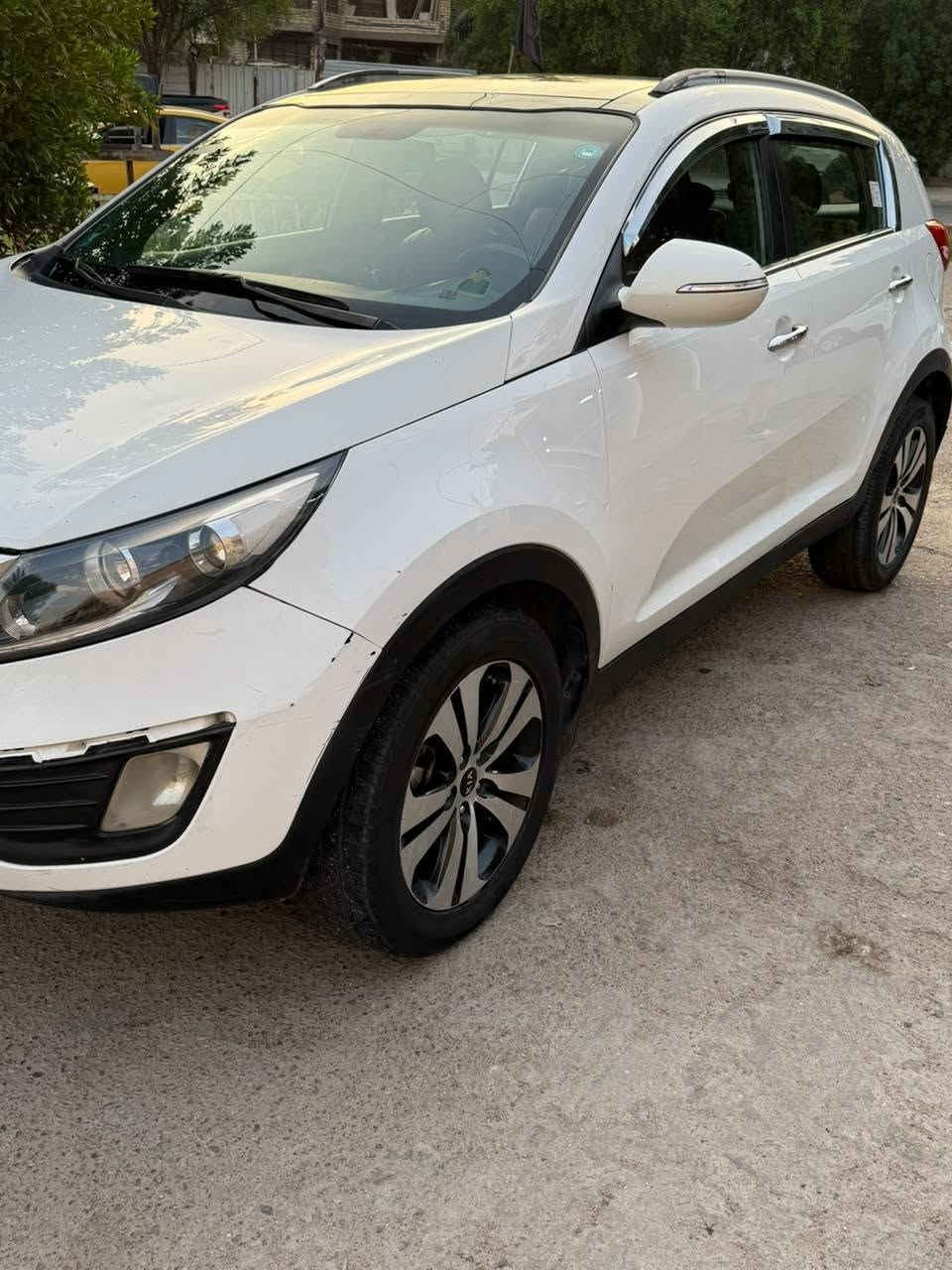 السلام عليكم للبيع كيا اسبورتج خليجيه موديل 12 رقم اربيل بسمي فول موصفات بيهه شاملغ لايمن طخه وقبق لصندوك تبديل مكينة 2000 كير ومكينه وتبريد وتخم تاير مكفولات مكان لسياره بغداد لسعر 110 لرقم ***********
