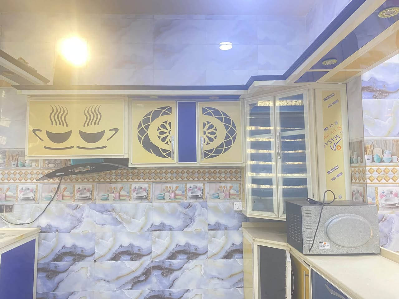 كاونتر مرمر للبيع نضيف جدا بيه قطعتين مرمر والسنك مرمر لتواصل مراسلة الصفحة أو الاتصال على الرقم ***********
