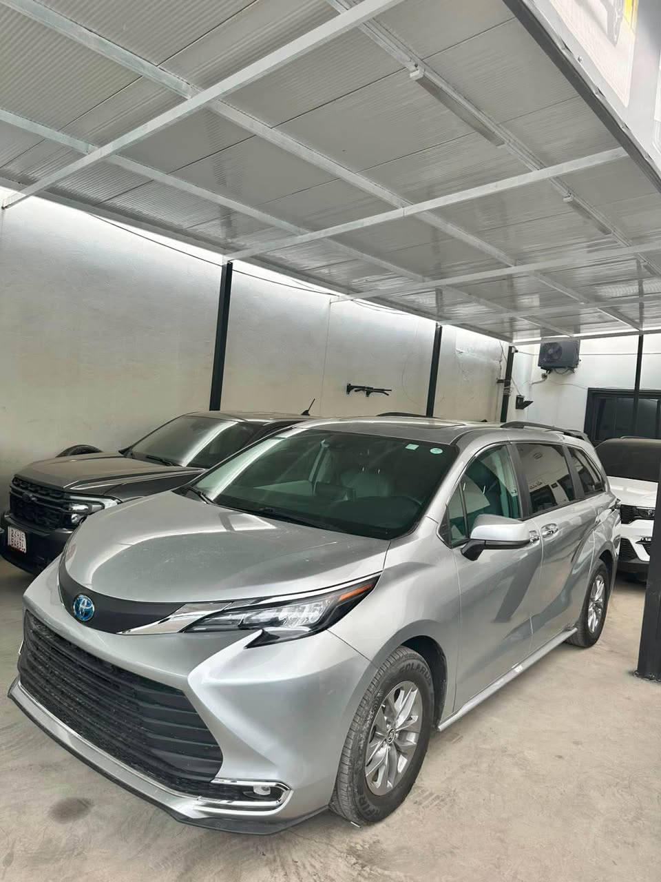 Toyota Sienna | تویوتا سیێنا 
.
مودێل: 2024
.
رەنگ: سیلڤر
.
مواصفات: XLE + HEV
(شاشە مەزن - داخل سپی - داخل خشبی - سحن وایرلس - سلایت - پەردە - هتد…)
.
محرک 4 سلندر هایبرد - Hybrid
.
٢ قتعە سبغ
بولند - چاملغ
.
ئیرباگ ستیرن سیستم
.
شاصی و داخلی بشەرت
.
 81000 میل
.
سعر: 269$ پچەک مجال
.
***********.    کورەک + واتساپ.
.
زاخو - مهندکارس زاخو, دهوك
