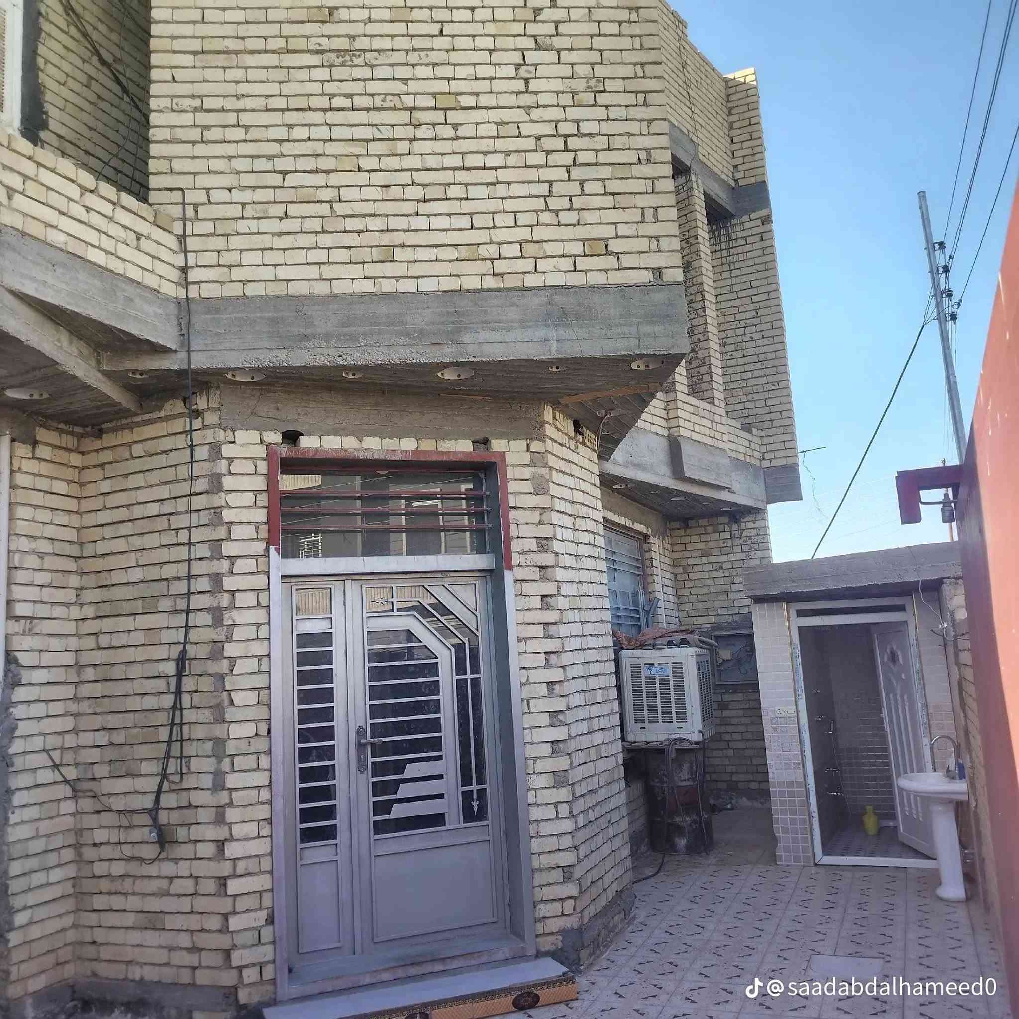 للبيع
بيت 250متر للبيع
العنوان/الفلوجة حي الجغيفي الثانية
خلف سياج المقبره مجاور جامع برالوالدين
التفاصيل:5غرف نوم وصالتين ومطبخ واستقبال
وحمام عدد2 ومنور عدد2
ارضية بورسلين،
نقص واجهية ما مشتغليها
وجه 12 ونص متر
نزال 20 متر
بناء سنة: 2020
طابو زراعي صرف تحويل مباشر
شارع 10 متر
السعر/ 135 مليون وبي مجال
لتواصل خاص او الأتصال على الرقم ***********
