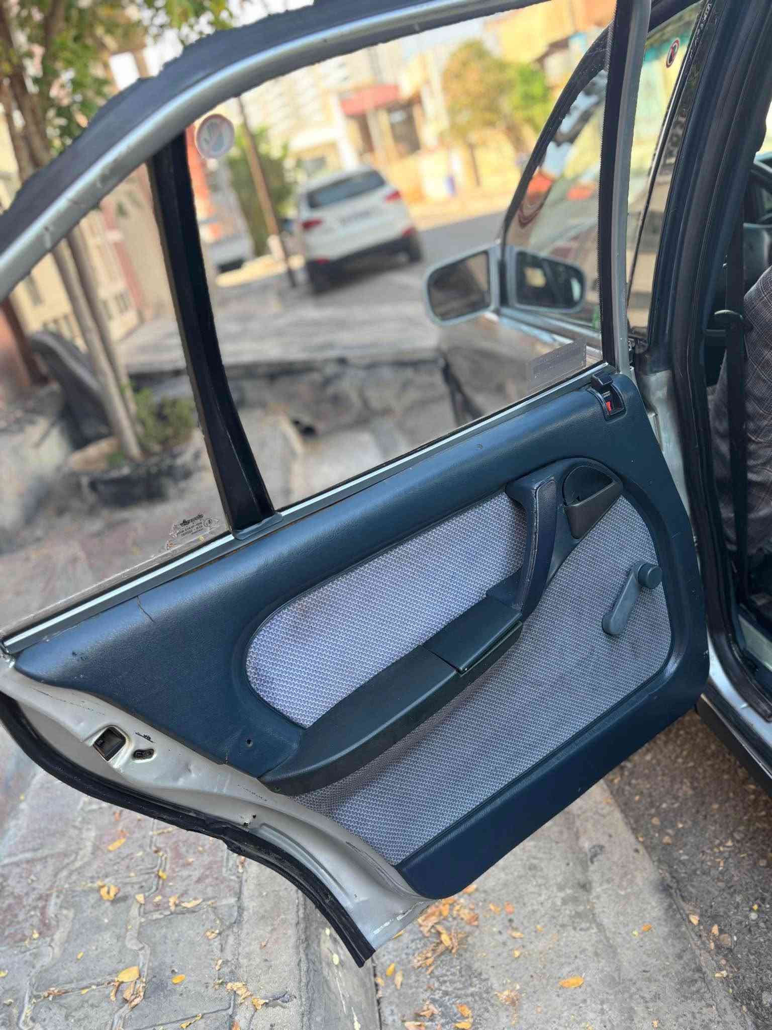 اوبل اوميكا موديل 1991 🚗***********
حجم محرك20 كيرومحرك بشرط صدر جديد
كهربايت شغال كامل بدون نقص سعرها 43 
كلير عام جمالية لون سلفر رقم كركوك مشروع وطني لحد 2030 بيها كوبون بنزين شرط تحويل كركوك, العراق
