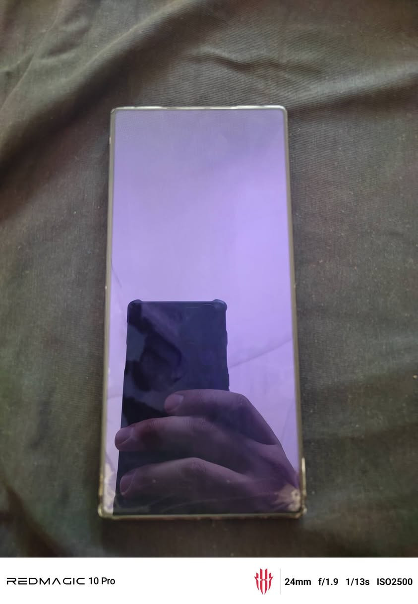Red Magic 10 pro 512/16+12
ريد مجك 10 برو ذاكره 512 /16+12 
بي ضرر قليل موضح بلصور وما مأثر على اي شي كل الالعاب  144 فريم جهاز جدا قوي من كل النواحي السعر 580

تواصل او اتصال خاص او واتساب / ***********
