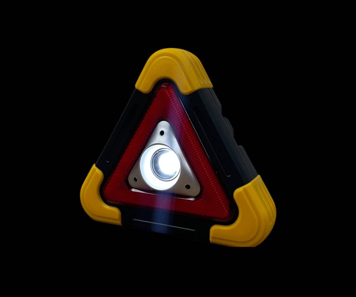 أمانك أولًا… أينما كنت 🚨

كشاف التحذير المثلث LED يمنحك إنارة قوية وتنبيه واضح في حالات الطوارئ.

500 لومن قوة إضاءة مع أوضاع تحذير حمراء لسلامتك على الطريق.

يعمل بالطاقة الشمسية وUSB – جاهز دائمًا بدون قلق.

مثالي للسيارة، الرحلات، وأوقات انقطاع الكهرباء.

قطعة ضرورية لا غنى عنها في كل سيارة 🔦
الحالة شنو: جديد، استخدام بسيط، لو مجرّب؟ وهل بيه ضمان أو إمكانية تبديل إذا صار خلل؟: 
جديد
وين موقعك بالعراق حتى نوضح للمشتري الاستلام/التوصيل، وهل عندك توصيل لكل المحافظات لو داخل منطقة معيّنة فقط؟: 
التوصيل لجميع محافظات العراق