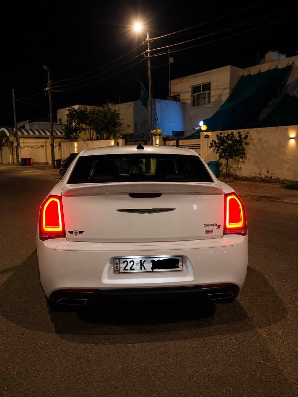 كرايسلر S300 2018 كندي كندي
فول مواصفات بانوراما 
ماعدا الرادار السياره مكفوله بيها بس شوي بارد بالجاملغ الامامي السياره جديده كلش ميحتاج اكتب تفاصيل اكثر لان معروفه مواصفاتها وسياره كلشي بيها بحالة ممتازه وجاهزه من كلشي 
*********** واتساب 
*********** للاتصال 
مكاني نجف

