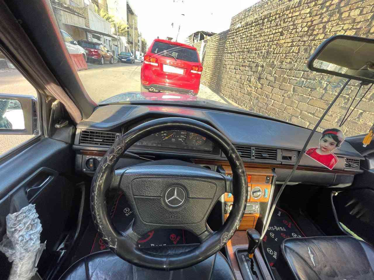 مرسيدس ١٩٩٢ • محرك بلادي • رقم بغداد