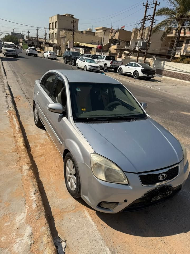 كيا ريو 2012 خليجي 
محرك 1600 دوش
محرك وكير مبدل قبل سنة 
منظومة تبريد جديدة 
داينمو جديد 
السيارة جاهزة 
بيهة صبغ دعامية 
وبارد جنطة وجاملغ 
وطخات  ورصعات 
بيهة جراد 
سويت سونار بي كل التفاصيل 
سنوية 2028 باسمي  شرط التحويل 
السعر 78 ورقة وبيهة مجال بسيط 
الاتصال للجادين فقط او مراسلة واتساب 
***********
