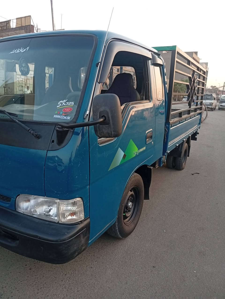 سلام عليكم كيا حمل البيع موديل 98 رقم بغداد مشروع وطني مكينه وكير واكسن وحداديه وشاصي وكهربائيات كفاله عامه وصبغ قليل عنوان بغداد شماعيه والاستفسار على هاذا رقم ***********
