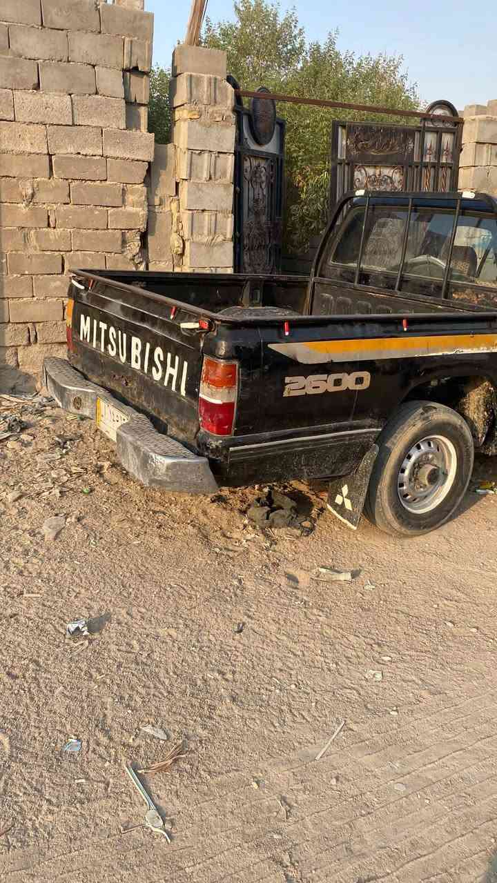 سيارة بيكب ميتسوبيشي 93سيارة حلوة سنويتها تنتهي بال27 مكينة وكير ونجي اوتماتيك دواخل حلوة تايرات جدد سعرها 28وبيها مجال للشراي مكاني الزبير شارع المكصب ***********

