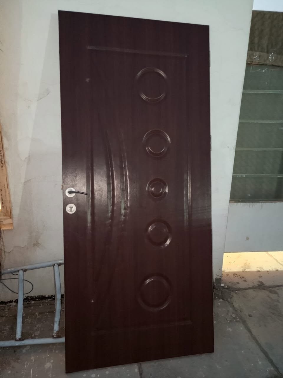 سلام عليكم 
باب نظيف جداً مع الچرچوبة القياسات تحديداً
الطول 203 سم
العرض 90 سم
السعر
واتساب
***********

