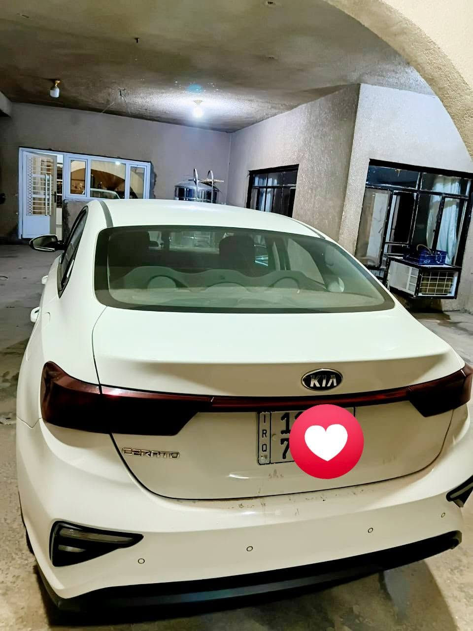 السلام عليكم سياره سيراتو للبيع خليجي موديل 2020بغداد سنويه ٣١ 
مكان السياره التجار
سياره بيها  كم قطعه بارد وكم قطعه صبغ حساسات وتحكم ستيرن سياره مكفوله ماشيه 77الف 
سعر 130 ورقه مجال بسيط 
رقم الهاتف ***********
