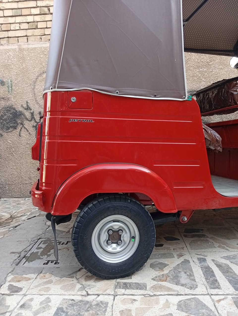 تكتك عشرين اخت الزيرو للبيع السعر تسعه مكان العبيدي ***********
