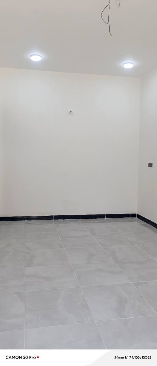 السلام عليكم، دار ١٠٠ متر للبيع طابق واحد بناء حديث كونكريت مسلح درجة أولى يحتوي على غرفة نوم وصالة ومطبخ وصحيات داخلية وخارجية وأستقبال خدمات كاملة ماء وكهرباء ومجاري شارع عرض ١٠ متر العنوان النجف الأشرف حي ميسان قطاع ٧٧ بالشريط قرب تقاطع شارع الجامع وخلف شارع الشريط الرئيسي السعر ١٣٠ مليون قابل للتفاوض للأستفسار أكثر الأتصال على الرقم *********** حمزة الجبوري للعقار

نص مكتوب في الصور:
- CAMON 20 Pro • 24mm f/1.7 1/1126s ISO52
- CAMON 20 Pro • 24mm f/1.7 1/1462s ISO51
- CAMON 20 Pro 24mm f/1.7 1/258s ISO50
- CAMON 20 Pro • 24mm f/1.7 1/100s ISO83
- CAMON 20 Pro • 24mm f/1.7 1/100s ISO112
- CAMON 20 Pro •
- 24mm f/1.7 1/370s ISO50
- CAMON 20 Pro • 24mm f/1.7 1/100s ISO151
- 24mm f/1.7 1/170s ISO50
- CAMON 20 Pro • 24mm f/1.7 1/292s ISO50