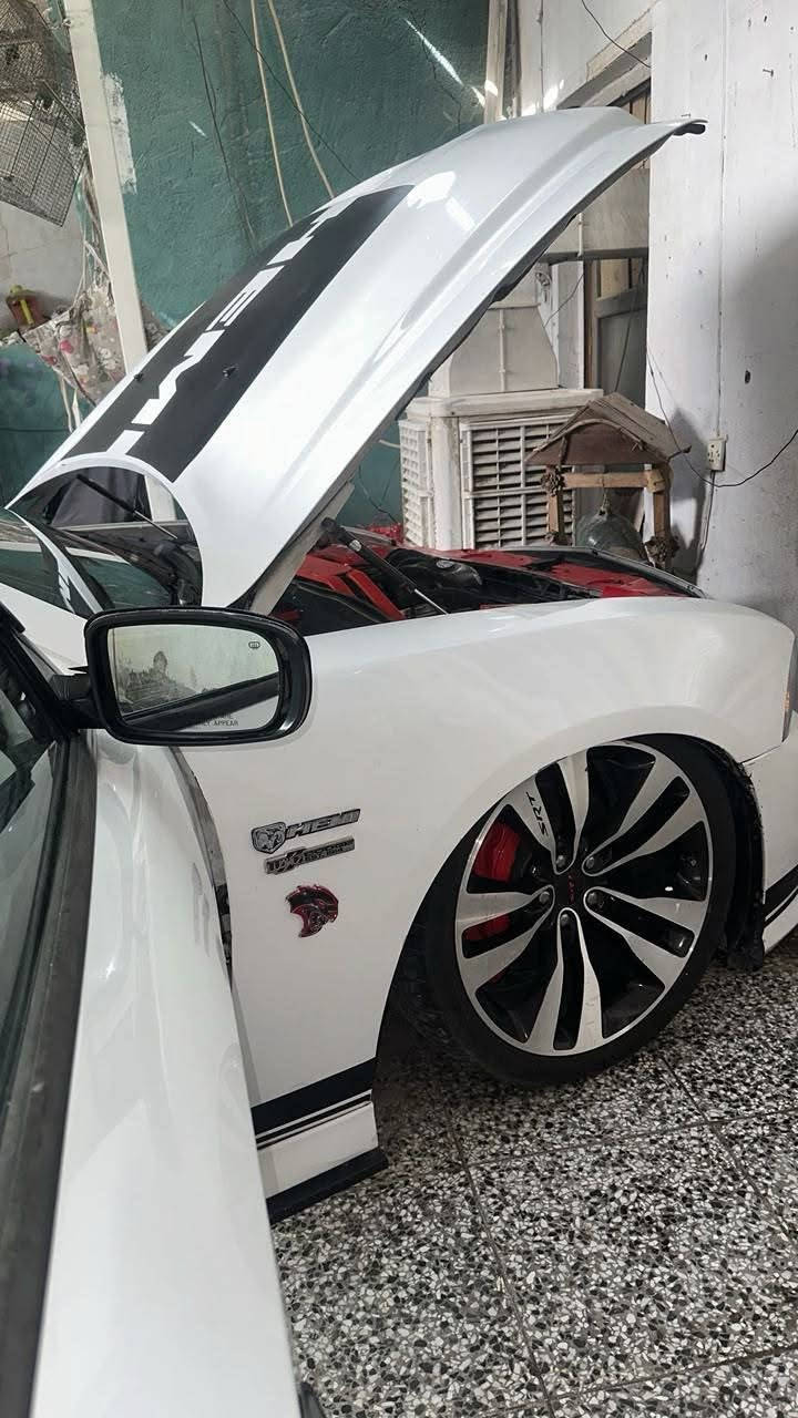 السلام عليكم جارجر 8سلندر2014  srt فول مواصفات مأويه سلايت بصمه شاشه كبيره كير طياره كشافات صالنصات خلفيه رياضيه صالنصه كاتم نضام  بيئه جكات مجول امريكيه سياره جاهز مبيهه اي نقص حادثهه جاملغ وبنيدكشنات جلد وكهرباء السعر 150للاستفسار *********** بغداد, العراق

نص مكتوب في الصور:
- SERVICE SORAN
- Shaqlawa, Iraq