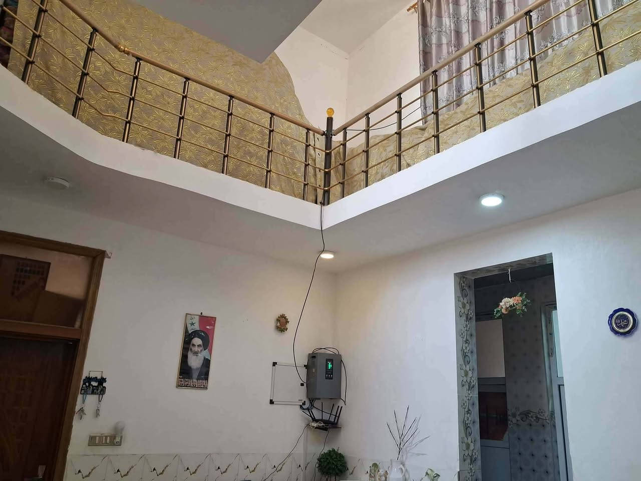 🏡 دار للبيع – فرصة مميزة

📍 الموقع: قرب مرقد العلوية شريفة

نوع السند: طابو زراعي

مساحة الأرض: 540 م

البناء الصافي: 225 م

البناء: حديث

مواصفات الدار:

غرفتان:

6×4 م

5×5 م

مطبخ 6×4 م

صالة 8×6 م

هول 7×4 م

كلدور 5×4 م

مجمع صحيات داخلي وخارجي

كراج

حدائق

ممرات تحيط بالبيت من جميع الجهات

💰 السعر: 170 مليون دينار وقابل للتفاوض.

📞 للاستفسار والاتصال:***********
