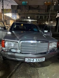 مارسدس مديل ١٩٨٦ باب طويله مكينه بلاد قبق اسود للبيع الرقم ‭٠٧٧٠ ٢٦٠ ٩...