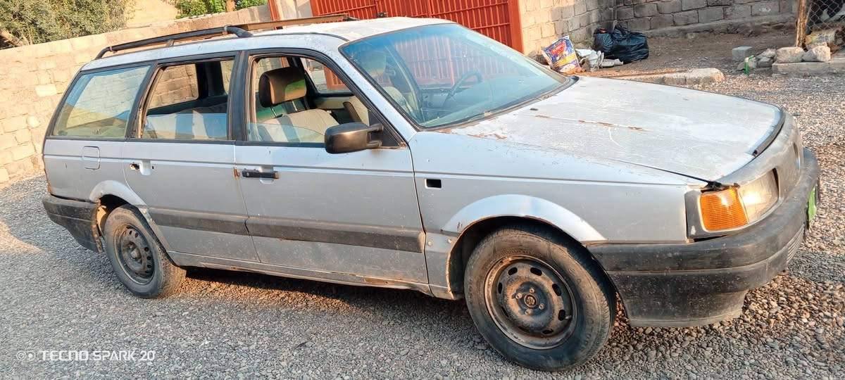 سياره باسات للبيع شرط شقاله
محرك دمعه
بطاري جديد 
صدر جدام وره جدد
السعر مليون 250 وبيه مجال 
‏‪***********‬‏

نص مكتوب في الصور:
- TECNO SPARK 20