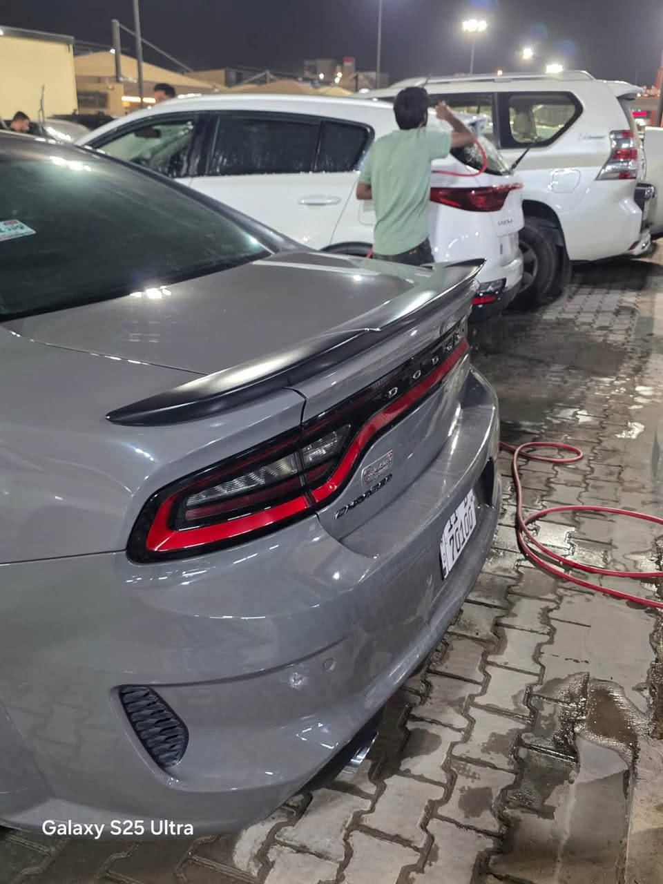 السلام عليكم
من رخصه الادمن 

للبيع جارجر 2023 

سكات باك 

مكينه 6400 

وارد كندي 

رقم بغداد  ماشيه 26 الف 

السياره كفاله عامه حادثهه دعاميه مبدله نفس اللون 

الموصفات فول واحد على واحد 

معروفه مواصفات السكات 

داخل احمر شامو وجلد 

فتحه 

رادارات 

للاستفسار *********** 

السعر 335 وبيهه مجال

نص مكتوب في الصور:
- Galaxy S25 Ultra
- 3 / 13 bid.cars
- 2 / 13 bid.cars
- 1 / 13 bid.cars