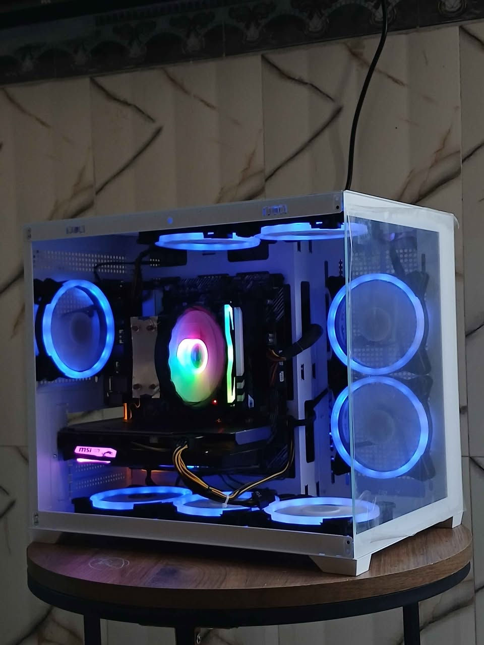 تجميعة للبيع سعر ٥٩٠ ااف
مواصفات 
R5 4500 box
Asus b450 a2 
Gtx 1660s msi gaming x
M.2 128g + hdd 500g
Ram 16g 2x8 rgp
Psu 600w aigo worior 
Case white 8fan argp 
كراتين القطع كلهن موجودات التجميعة كلش نضيفة 
مكاني بغداد 
رقمي *********** بغداد, العراق
