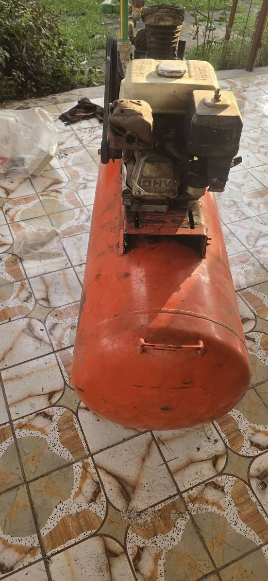 كنبريسر للبيع حجم ٣٥٠ عل فحص صناعه الماني بانزين الشراي يجي خاص او ينتصل عله الرقم ***********العنوان حله السعر انتصل وتدلل
