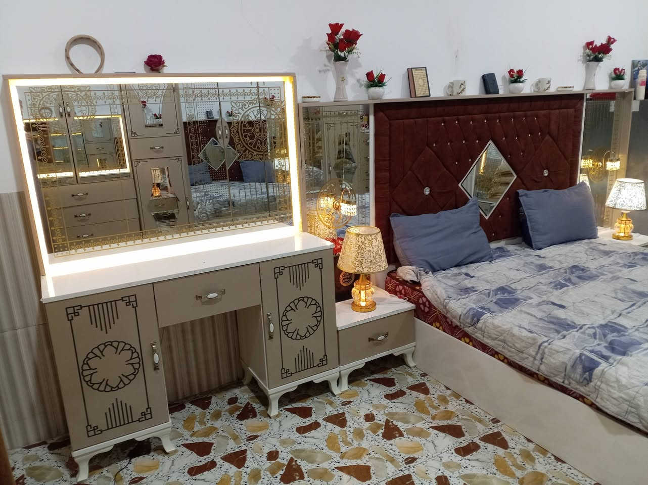 سلام عليكم
غرفه تركيه ٧ قطع

جديده

***********

صاحب الغرفه
