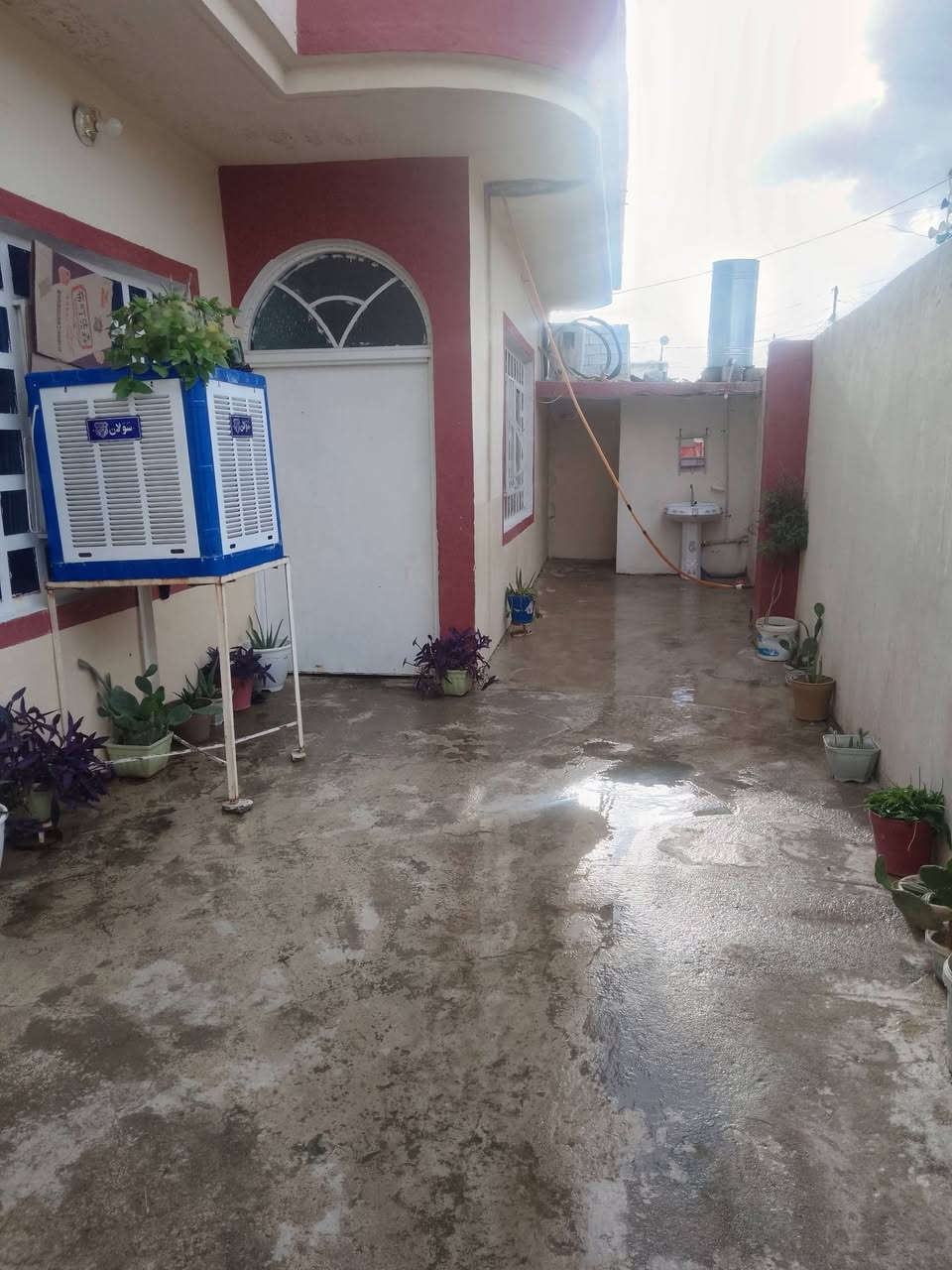 السلام عليكم بيت للبيع في الرشيديه قطاع السادس قرب جامع المحسنين المساحة 150متر استقبال غرفتين نوم+هول ومطبخ وحمام سند 25 بي وصل بلديه الاستفسار الانتصال على الرقم *********** / أخي العزيز لاتبعث طلب صداقه مقبط ماعندي مكان اخليك
