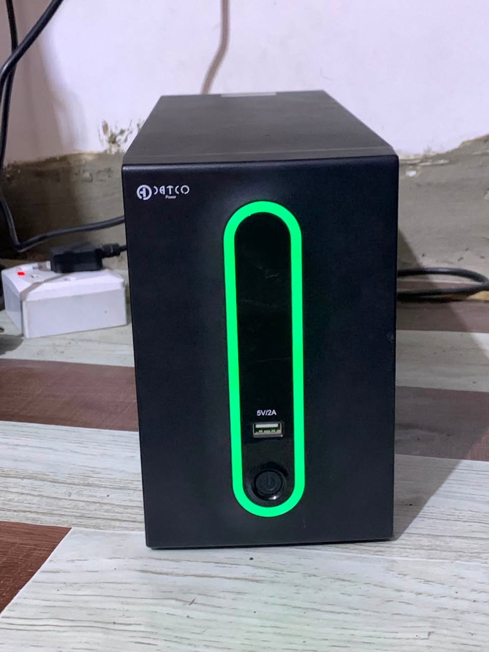سلام عليكم UPS اثنين للبيع الاول سعتها 1500 واط من شركه داتكو والثاني سعتها 850 واط من شركه تايكر واستعمال قليل عليهم يعني بطاريتهم بصحه ممتازه اثنينهم ابيعهم ب 50 الف واذا وحد الجبير ب 35 والصغير ب 15 والي يحب يراسلني واتساب فقط متواجد عالرصيد مموجود الرقم ***********
