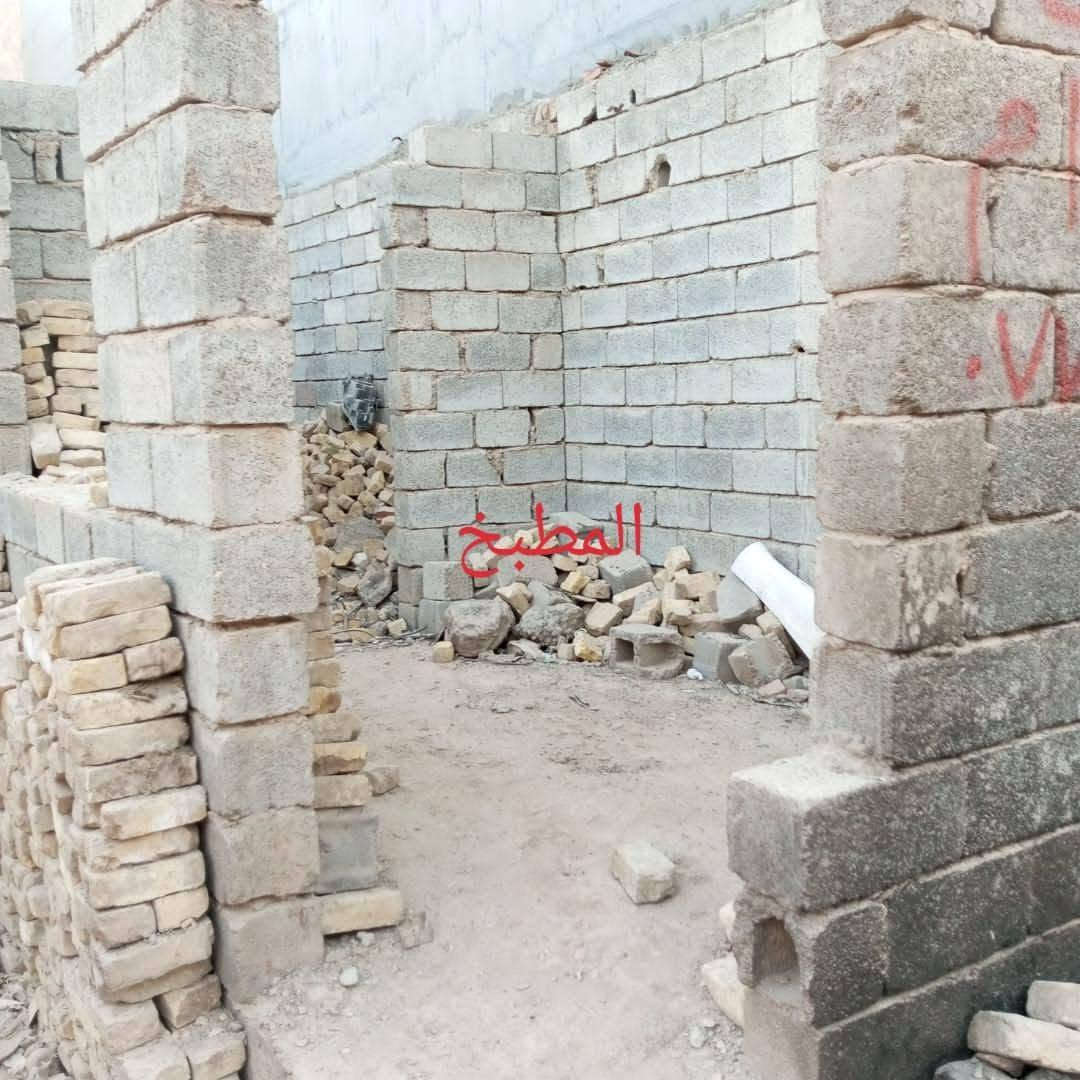 السلام عليكم هيكل للبيع المساحة 125م زراعي سند 25 الموقع /قرية خليل الصالح فرع صيدلية ضحى جزمي قرب مولد منصور 
السعر خاص اتصل واتدلل للاستفسار او الاتصال على الرقم /***********

نص مكتوب في الصور:
- الصالة
- الصلبة
- حمام