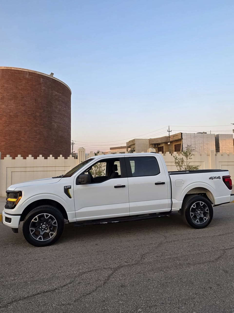 #للبيعf150
2024 stx
V6 2.7 turbo

السعر: 315$$$

ماشيه: 6000 mi
دبل أكسل(4x4)
قفل أكسل
6 سلندر
كير تعليك
كير 10 نمر
٥ مودات قيادة
كيجات دجتل
شاشة جبيرة
٢ مفاتيح
حساسات خلفية
تبريد مركزي
كاميرا خلفية دوارة 
مرايات هيتر
رادار امامي
رادار خلفي
٤ تايرات جديدة
دواسات بانزين&ستوب كهربائي
لايت ليد داخل بودي 
لايتات امامي ليد
باب طويل بودي قصير (المرغوب)

كير و محرك و أكسل حدادية كلة بشرط

صبغ ٢ قطع جاملغ امامي + بونيت

مكان سيارة أربيل
للاستفسار: ***********
فقط بيع بدون مراوس
